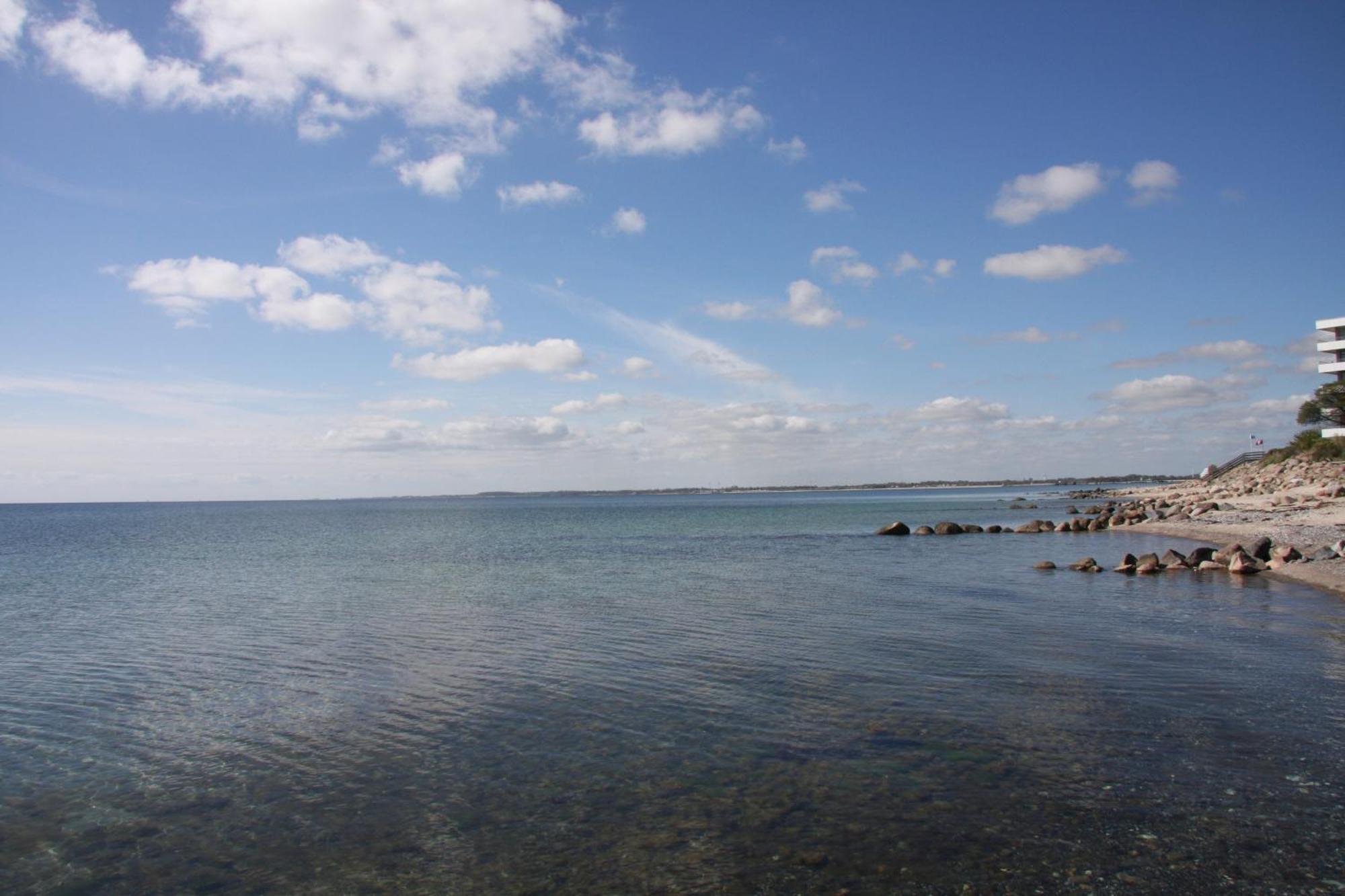 Ferienhaus Am Ostseestrand โกรสเซนโบรเดอ ภายนอก รูปภาพ